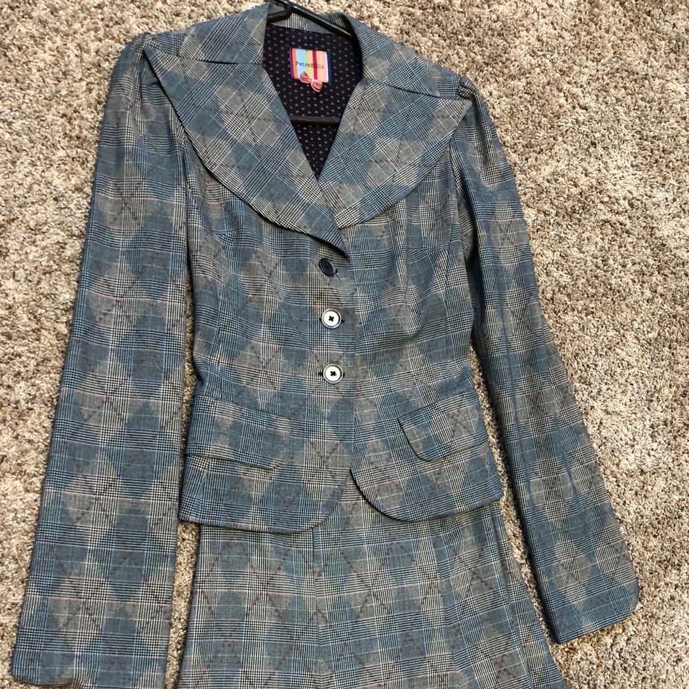 Suit